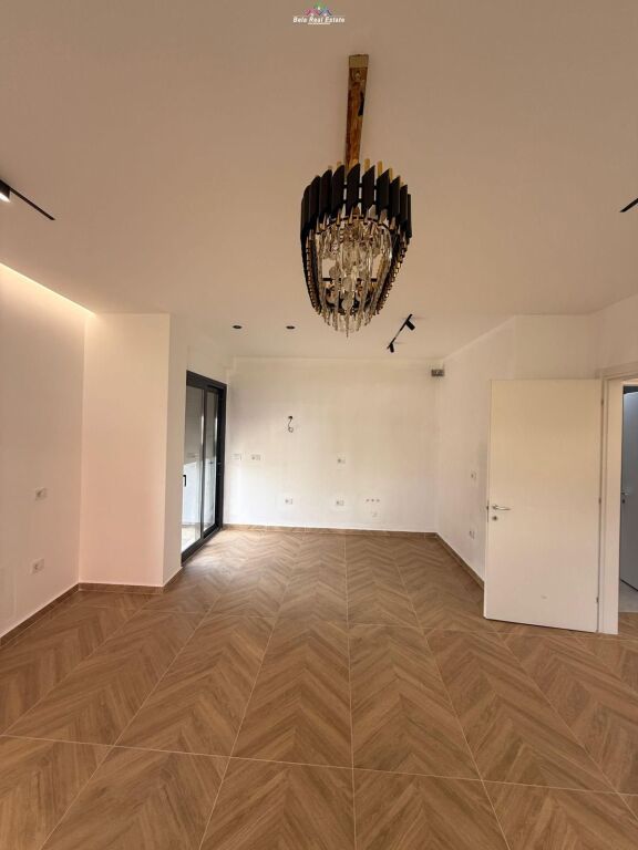 Zyre Me Qera 3+1 ne Astir (ID BZ2721) Tirane