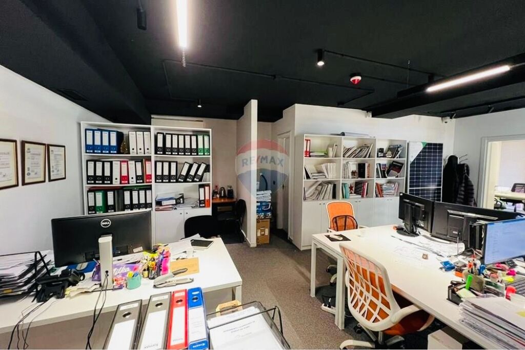 🏠📍Office for rent Pazari i Ri