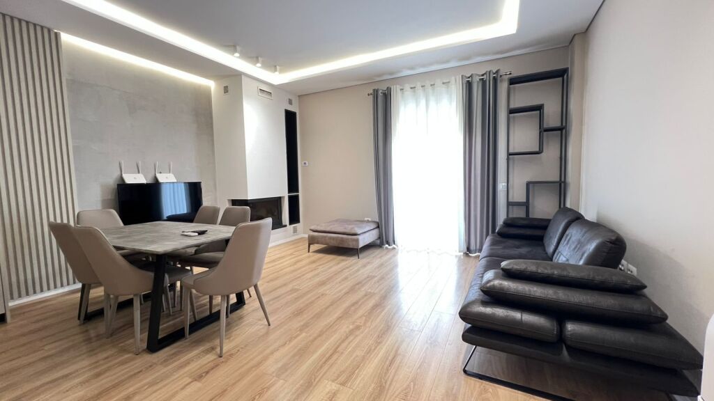 Apartament 2+1+parking me qira ne Teg!