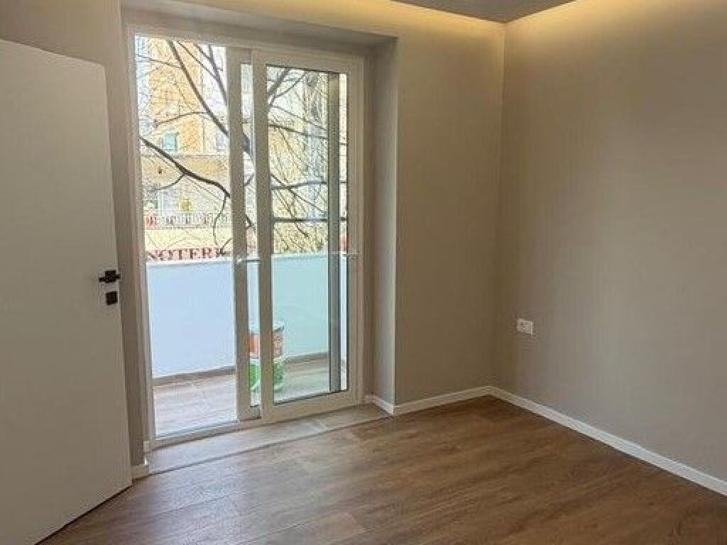 Shitet, Apartament 1+1 , Rruga Mine Peza, Tiranë