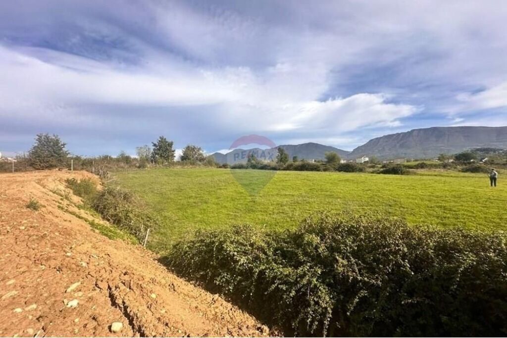 We offer land for construction near T.E.G