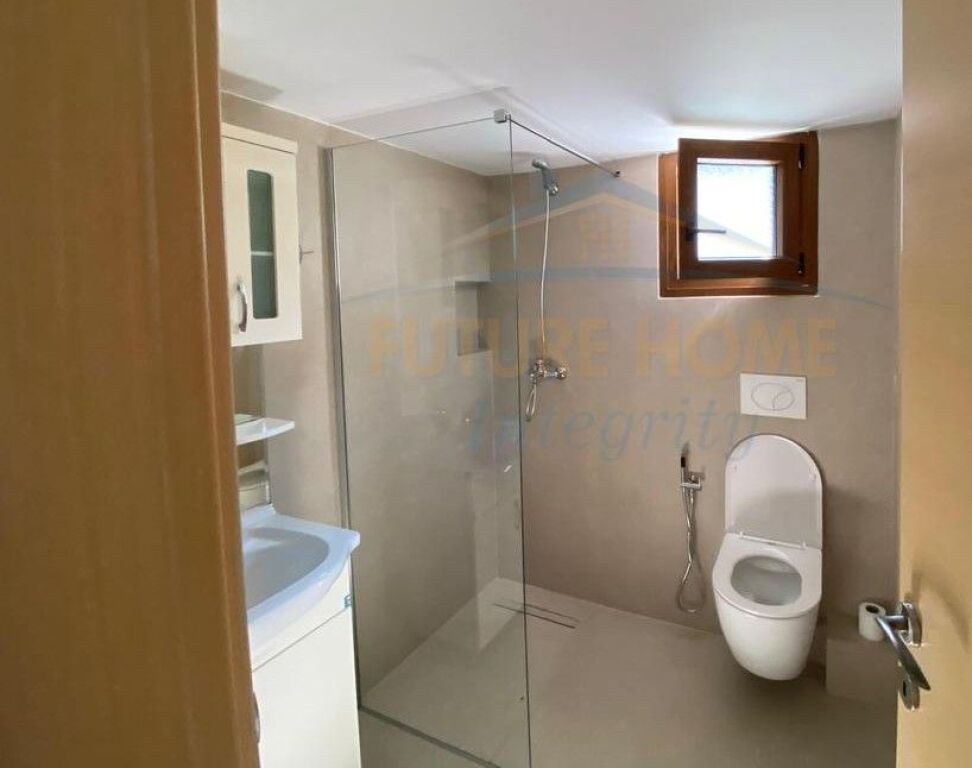 Qera, Duplex, Ali Demi, Tiranë.