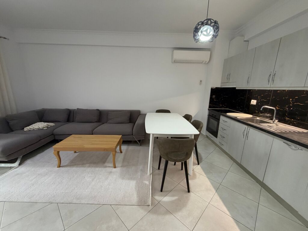 2+1,arredato giardino zoologico,750 euro con parcheggio
