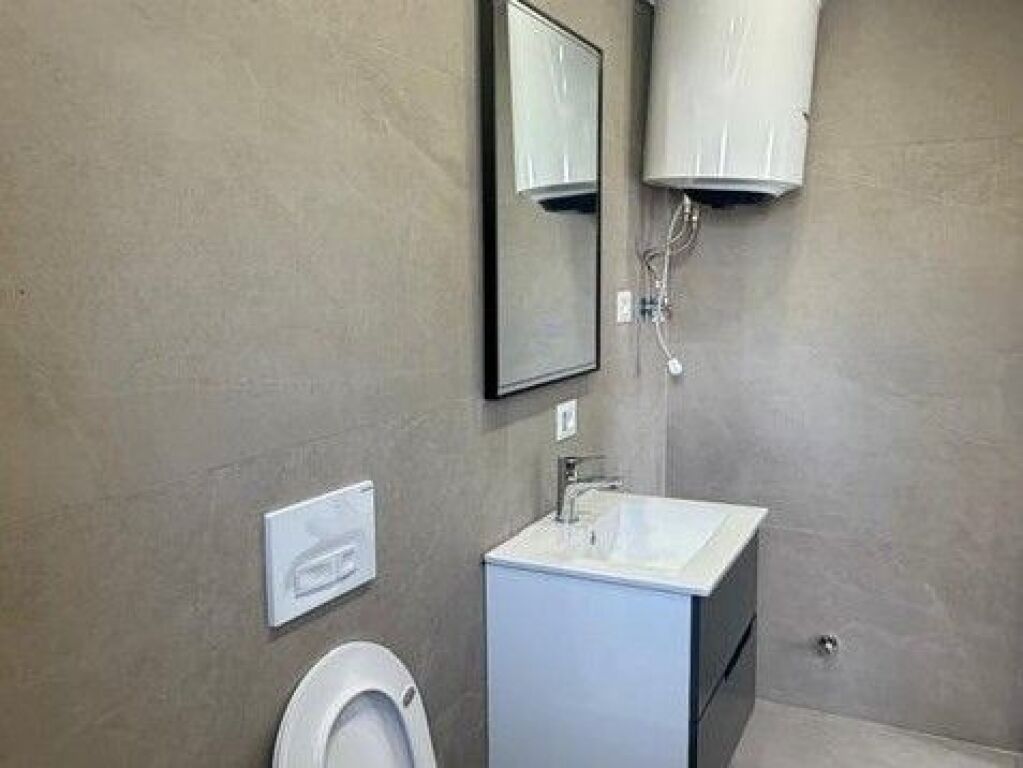 Shitet, Apartament 1+1 , Rruga Mine Peza, Tiranë