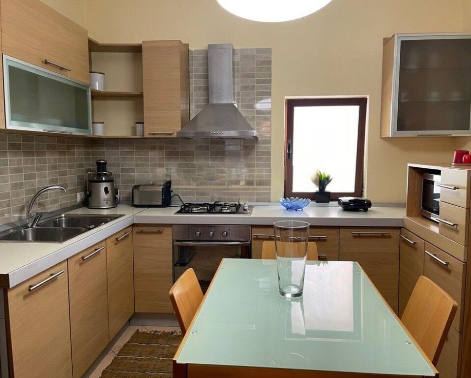 For rent 2+1 apartment on Kavaja Street!