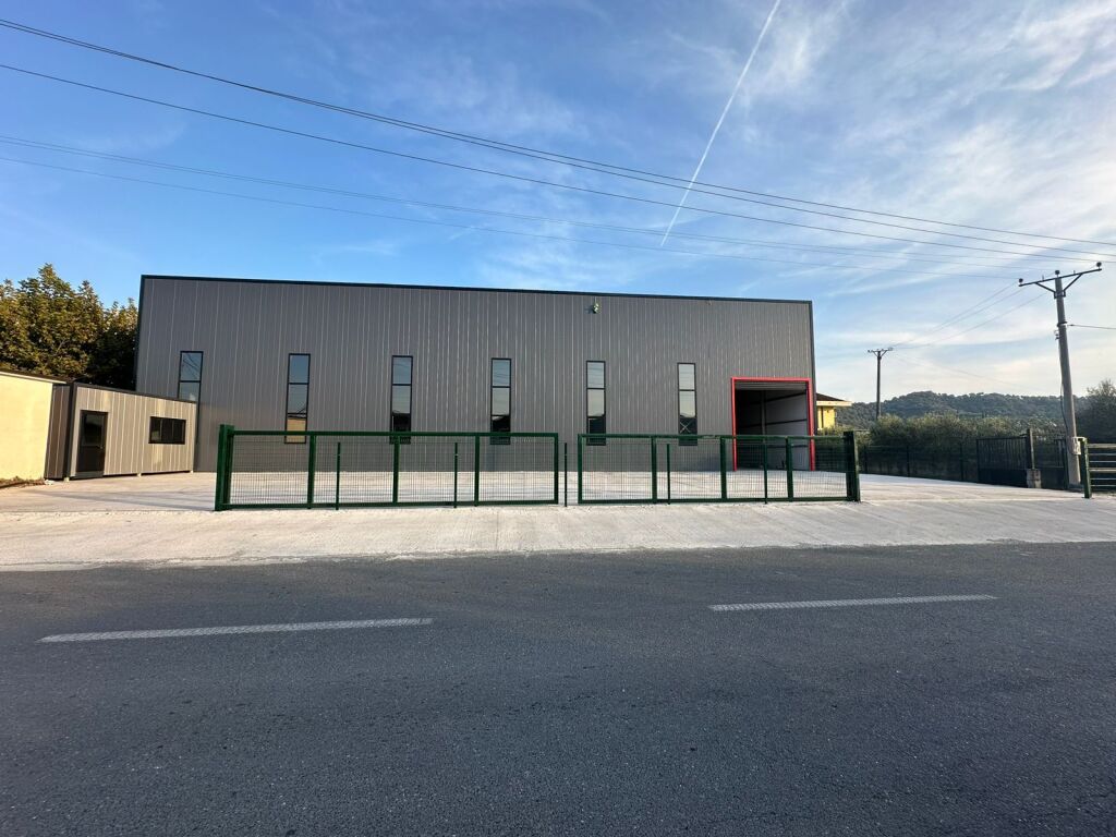 MAGAZZINO IN AFFITTO