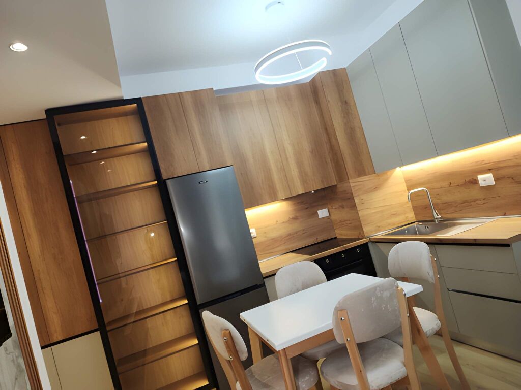 Jepet Apartament me Qira 1+1 ne Zonen e Ali Demit !