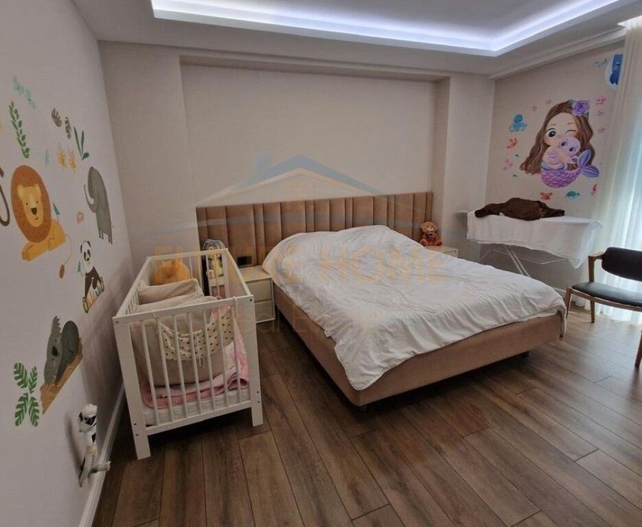 Qera apartament 3+1+2+3 POSTE PARKIMI , Fusha e aviacionit Turdiu , Tirane