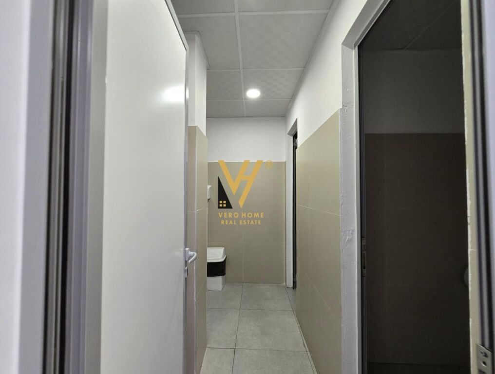 BUSINESS BUILDING FOR RENT 1,340 M2 ON KAVAJA STREET 15,000 EURO