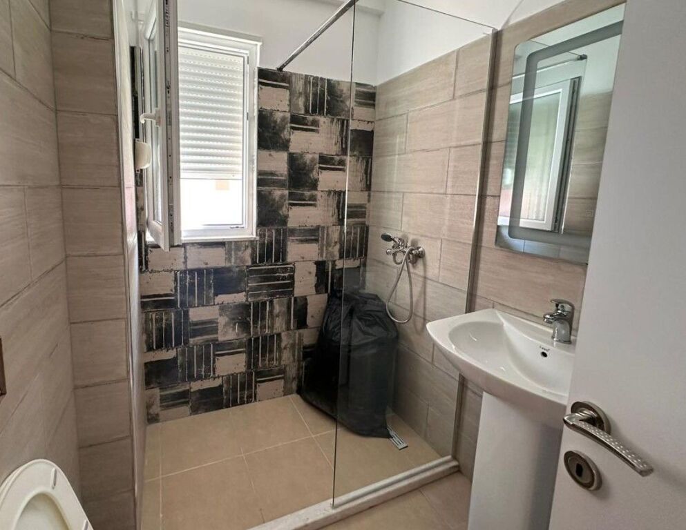 📌 Jepet me Qira Apartament 1+1 – Selitë