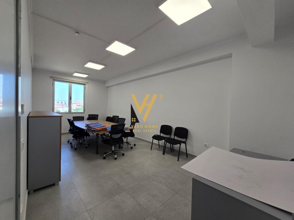 BUSINESS BUILDING FOR RENT 1,340 M2 ON KAVAJA STREET 15,000 EURO