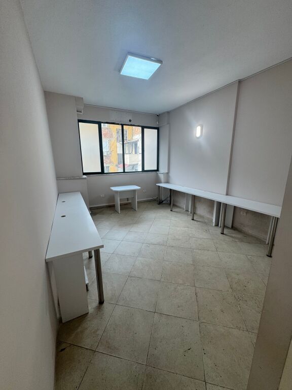🏢 LOCALE IN AFFITTO PER ATTIVITÀ COMMERCIALE / UFFICIO – 21 DICEMBRE