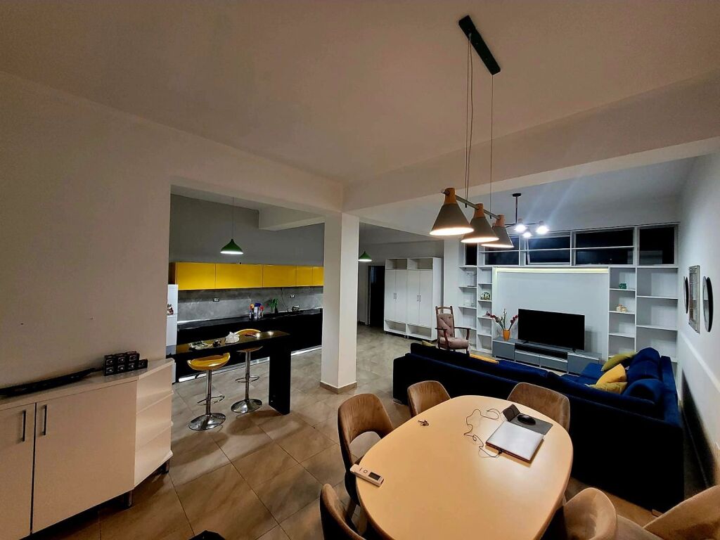 Appartamento 2+1 in affitto via Hoxha Tahsim vicino al Bar Oslo