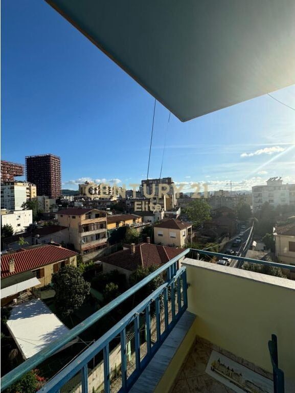 APARTAMENT 1+1 ME QERA PRANE AMBASADES GJERMANE