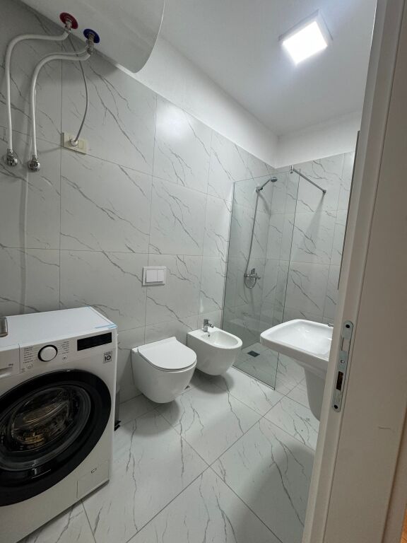 Apartament per qera 1+1+1post parkimi te kompleksi Golden Tower