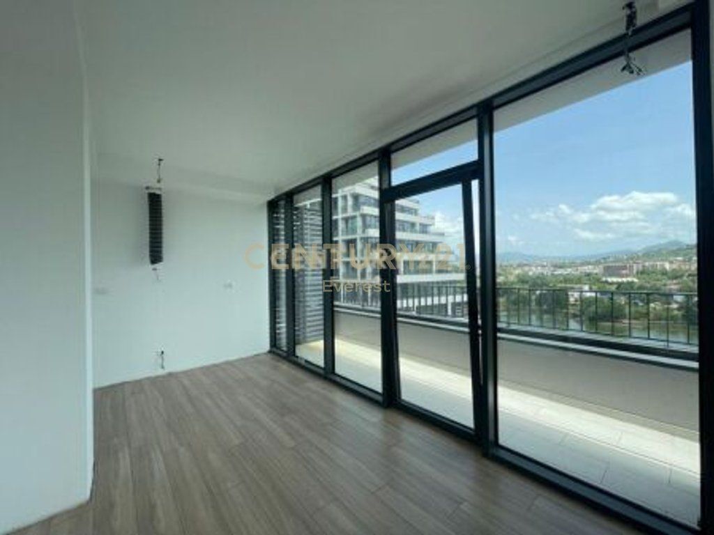 UFFICIO IN AFFITTO PRESSO LAKE VIEW 2+1+2