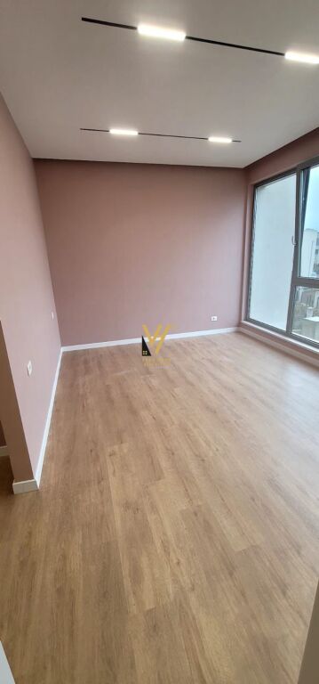 LOCALE COMMERCIALE 92 M2 IN AFFITTO A LIQENI I THATE 1.600 EURO