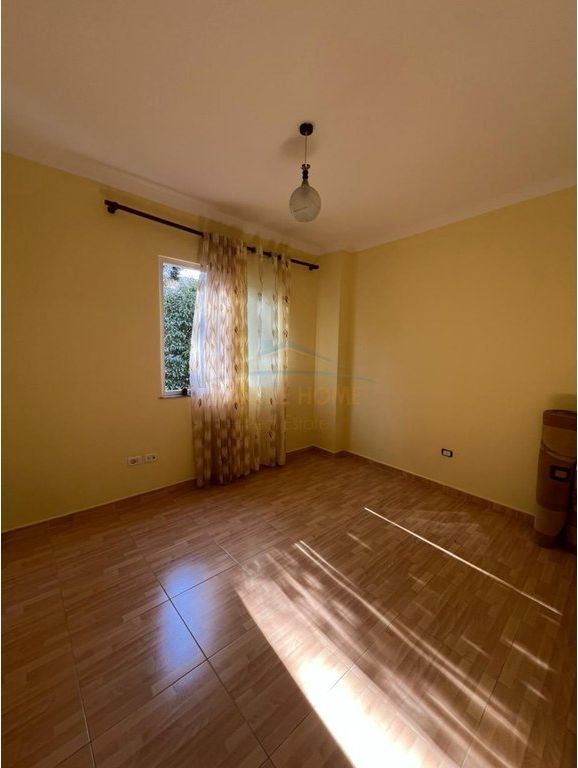 Shitet, Apartament 2+1, Fresk, Tirane