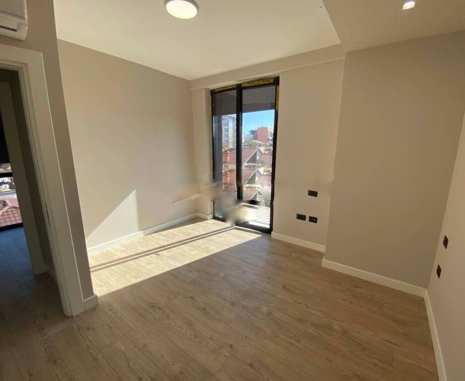 Apartment 2+1+2 balconies for rent near the Red School