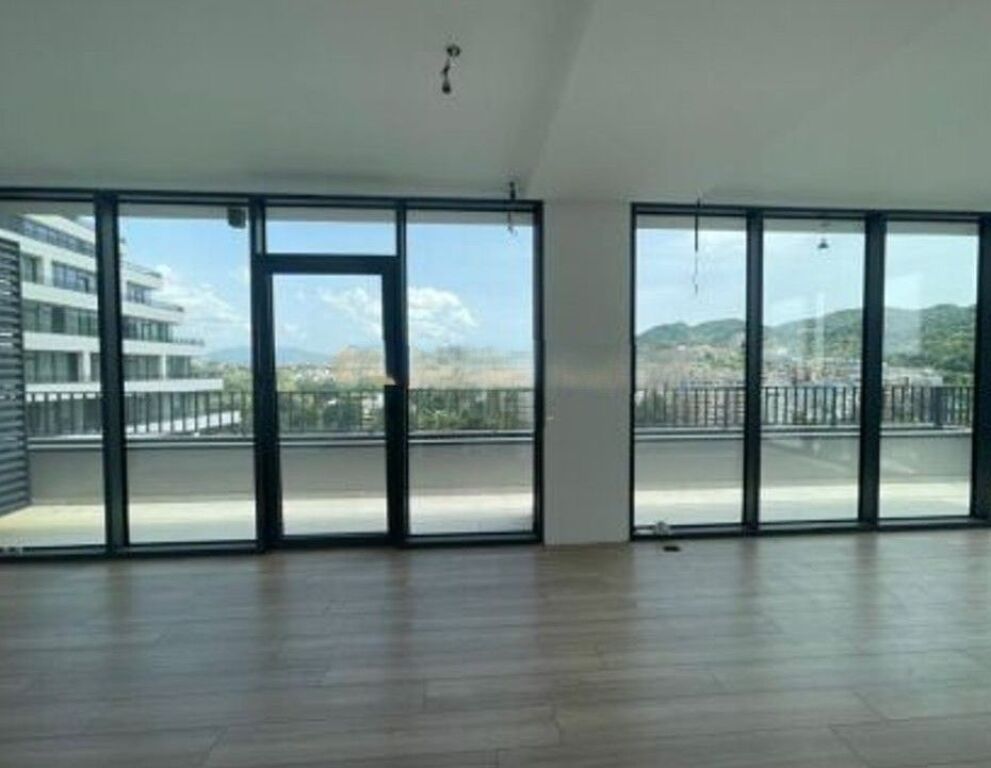 LAKE VIEW, UFFICIO IN AFFITTO 2+1+2