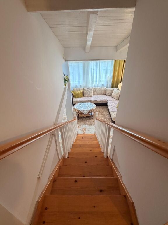 Duplex 3+1 – View of the Pool on Mount Robi