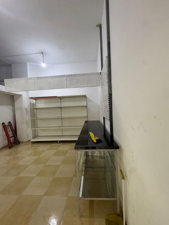 Dyqan me qera ne Astir mbrapa Wellit tek Ecomarket