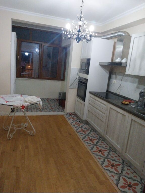2+1, te selvia qender, 235 mije euro , me hipoteke