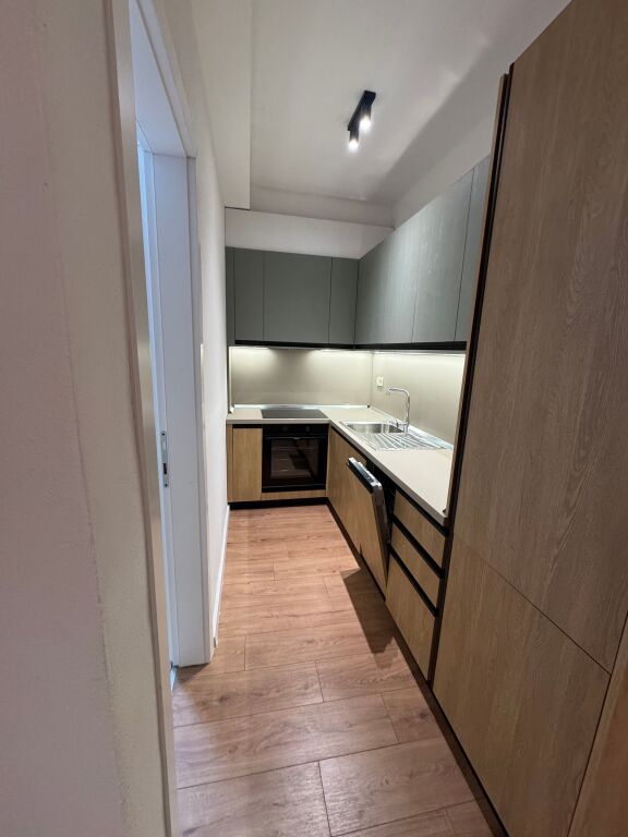 Apartament per qera 1+1+1post parkimi te kompleksi Golden Tower