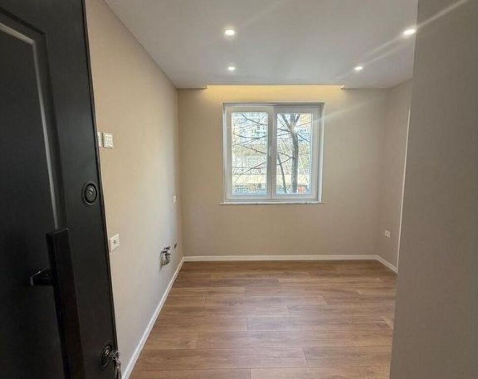 For sale, Apartment 1+1, Mine Peza Street, Tirana
