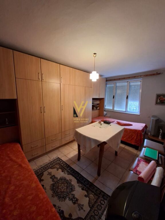 JEPET APARTAMENT 2+1+BLK ME QERA TE BRRYLI 55.000 LEKE