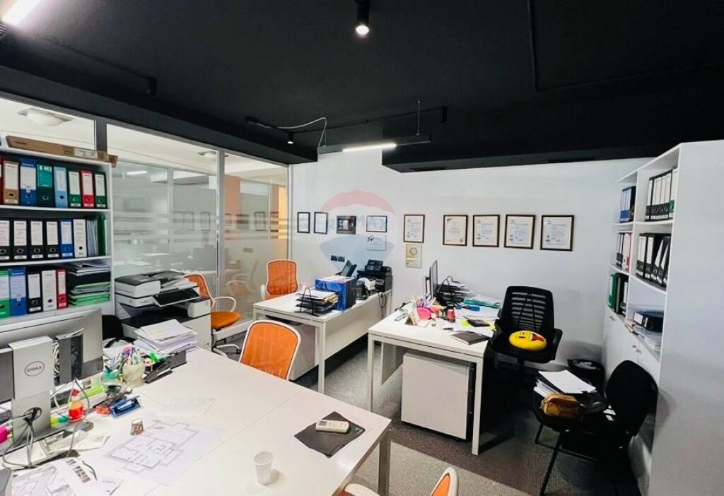 🏠📍Office for rent Pazari i Ri