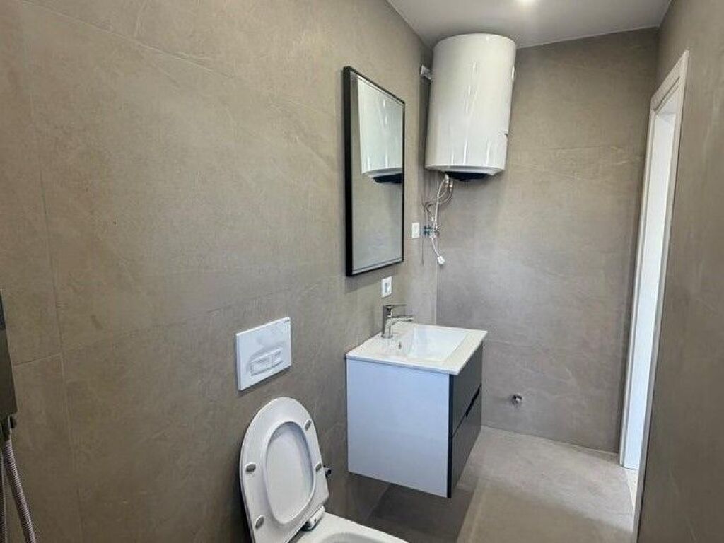 For sale, Apartment 1+1, Mine Peza Street, Tirana