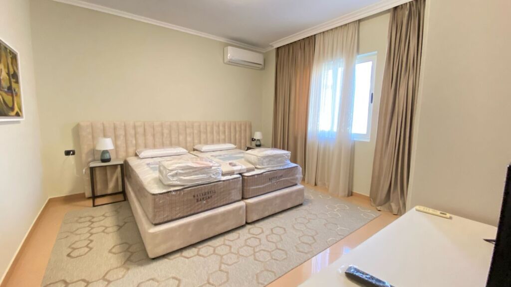 Villa in vendita a Brryli, Tirana