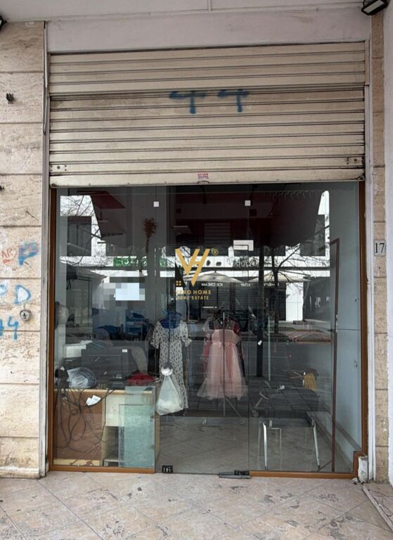 AFFITTASI NEGOZIO 40 M2 VICINO A SQUARE 21 80.000 LEKE
