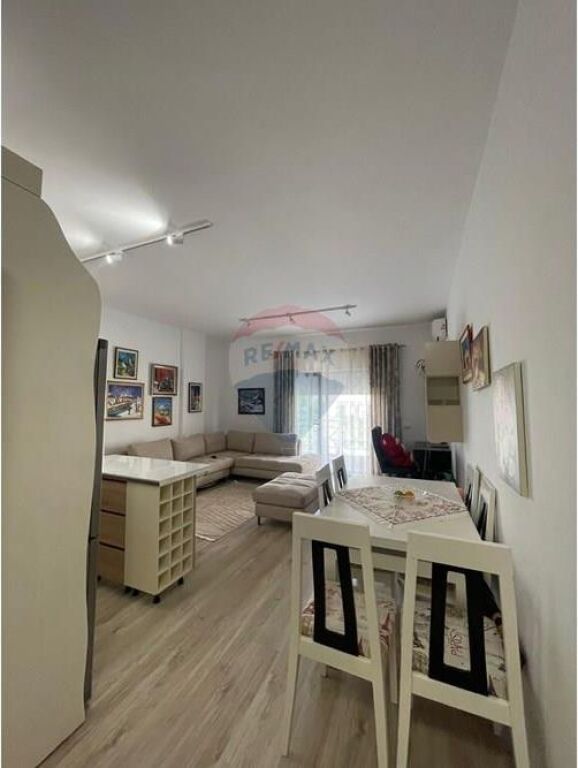 Apartment - For Rent - Zoo Garden, Tirana