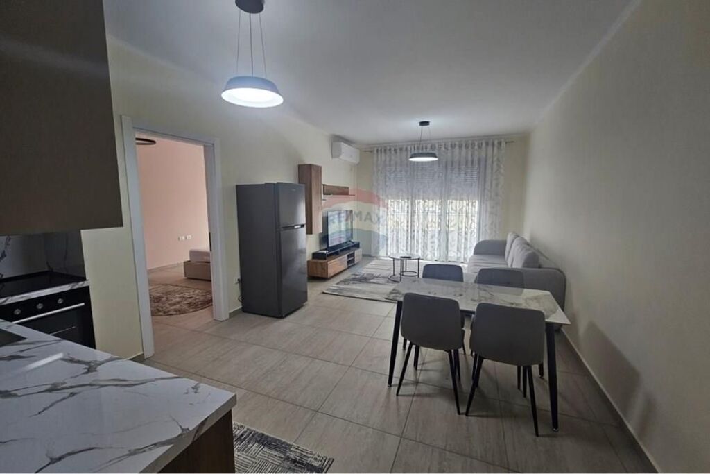 Apartament - Për Qira - Liqeni I Thatë, Tiranë