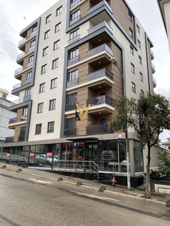 SI AFFITTA EDIFICIO COMMERCIALE 1.600 M2 A LAPRAKE 16.000 EURO