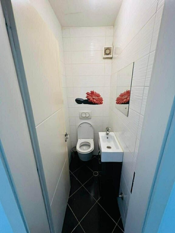 Apartment 3+1, Don Bosko!