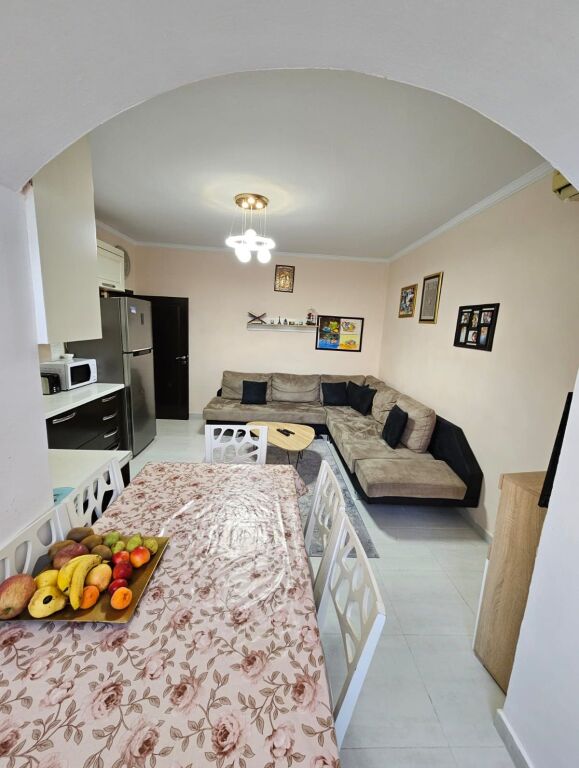 📍Shitet apartament 2+1, totalisht i mobiluar, Rruga e Elbasanit
