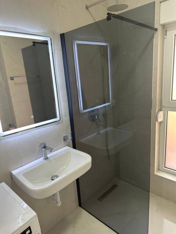 Appartamento 1+1 in affitto, Ali Dem di fronte a Mandalemi presso la Residenza Kadiu 450 mila lek