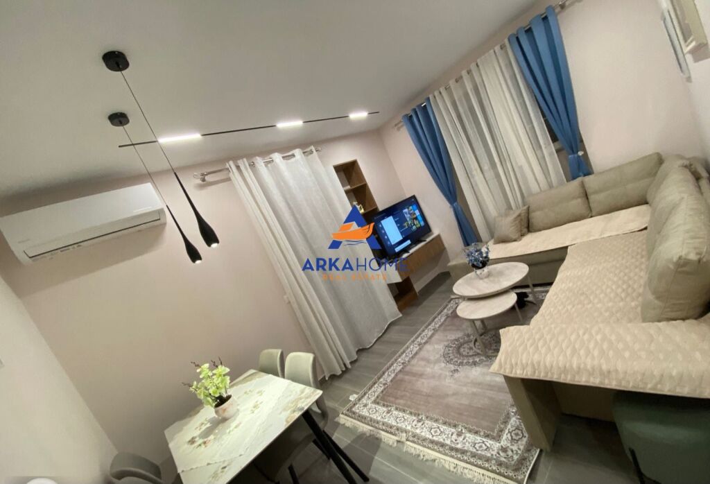 JEPET APARTAMENT ME QERA 1+1 "RRUGA QAMIJ GURRANJAKU" 850 EURO