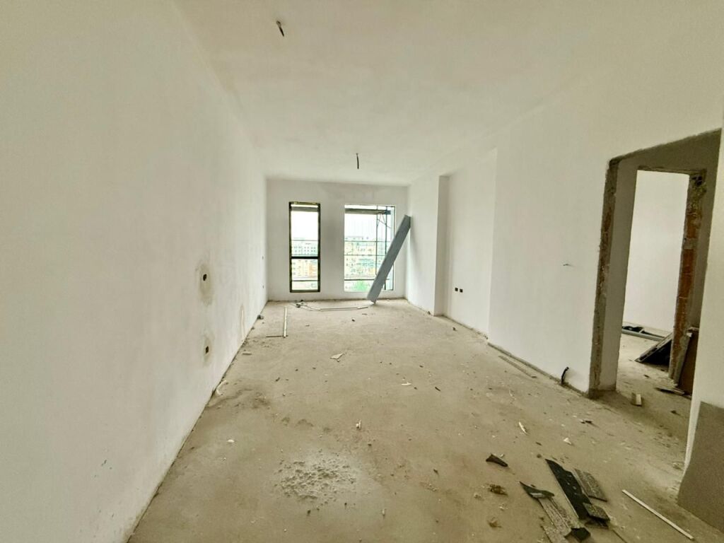 🏡 Apartment 1+1 for Sale in Arlis Square 21 📍 Kavaja Street – with view of the main street