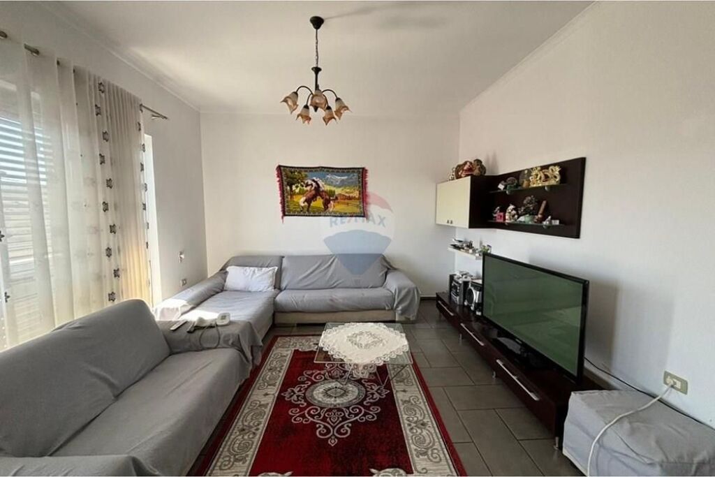 🏡 Villa su 3 Piani in Vendita – Llakatund, Vlora