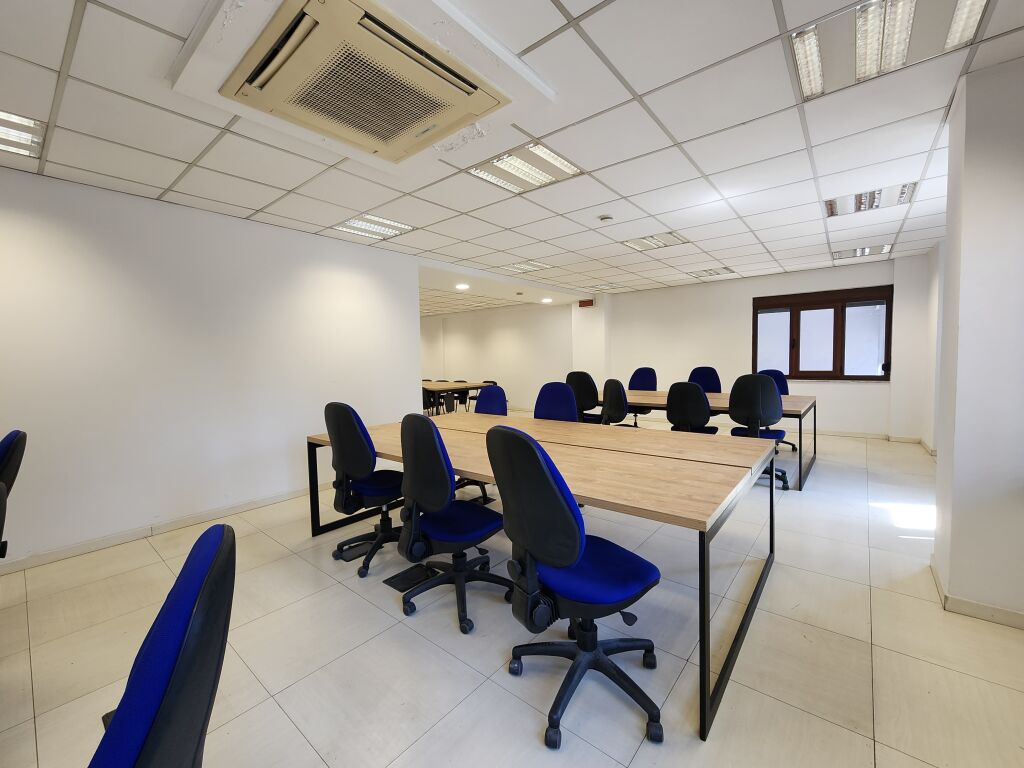 Supreme Office – Spazio Ideale per Uffici 📍 Di fronte a Delijorgji – Via Kavaja | 420 m² | 3° Piano | Edificio Nuovo