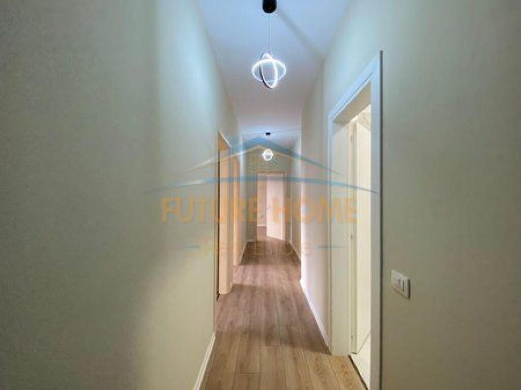 In vendita, Appartamento 2+1, Unaza e Re