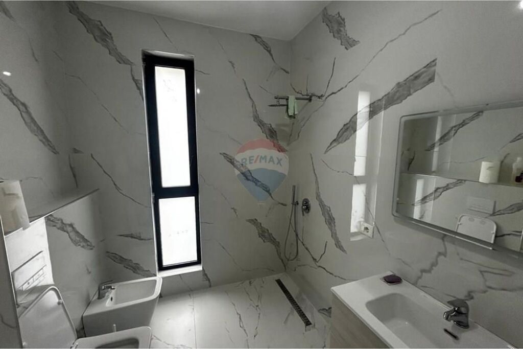 🏡 Appartamento Moderno in Affitto – Ginnasio Ali Demi, Vlorë
