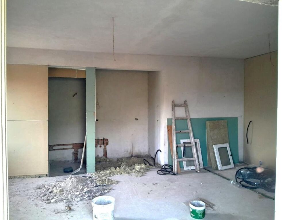 Private house + Land Ilias