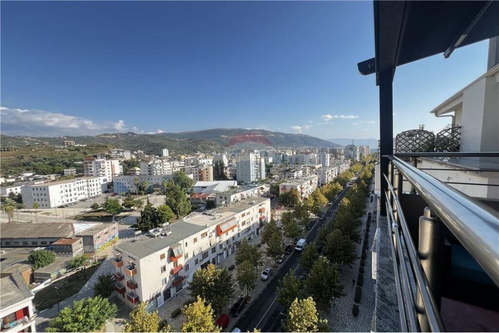Appartamento 2+1 in vendita, vicino all'incrocio di Rinia, Vlore