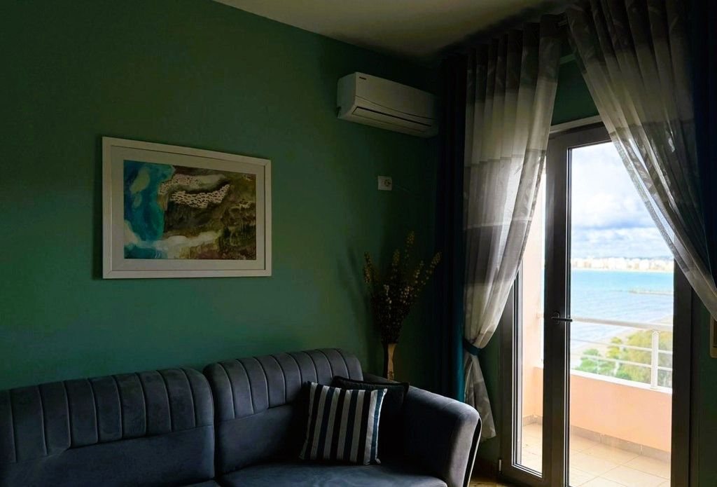 APPARTAMENTO 2+1 IN VENDITA A VLORE, PRIMA FILA SUL MARE!