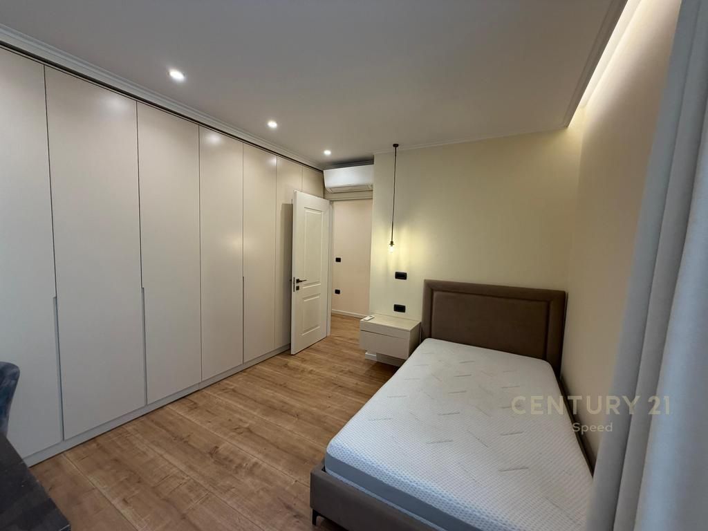 JEPET ME QIRA APARTAMENT 2+1+2 NE QENDER